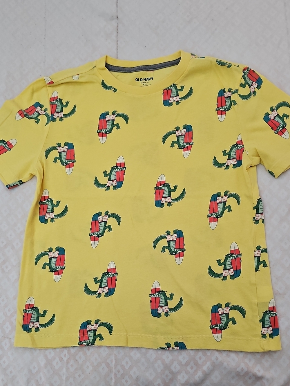 Bundle Of 11 Graphic Tees - Picture 7 of 12